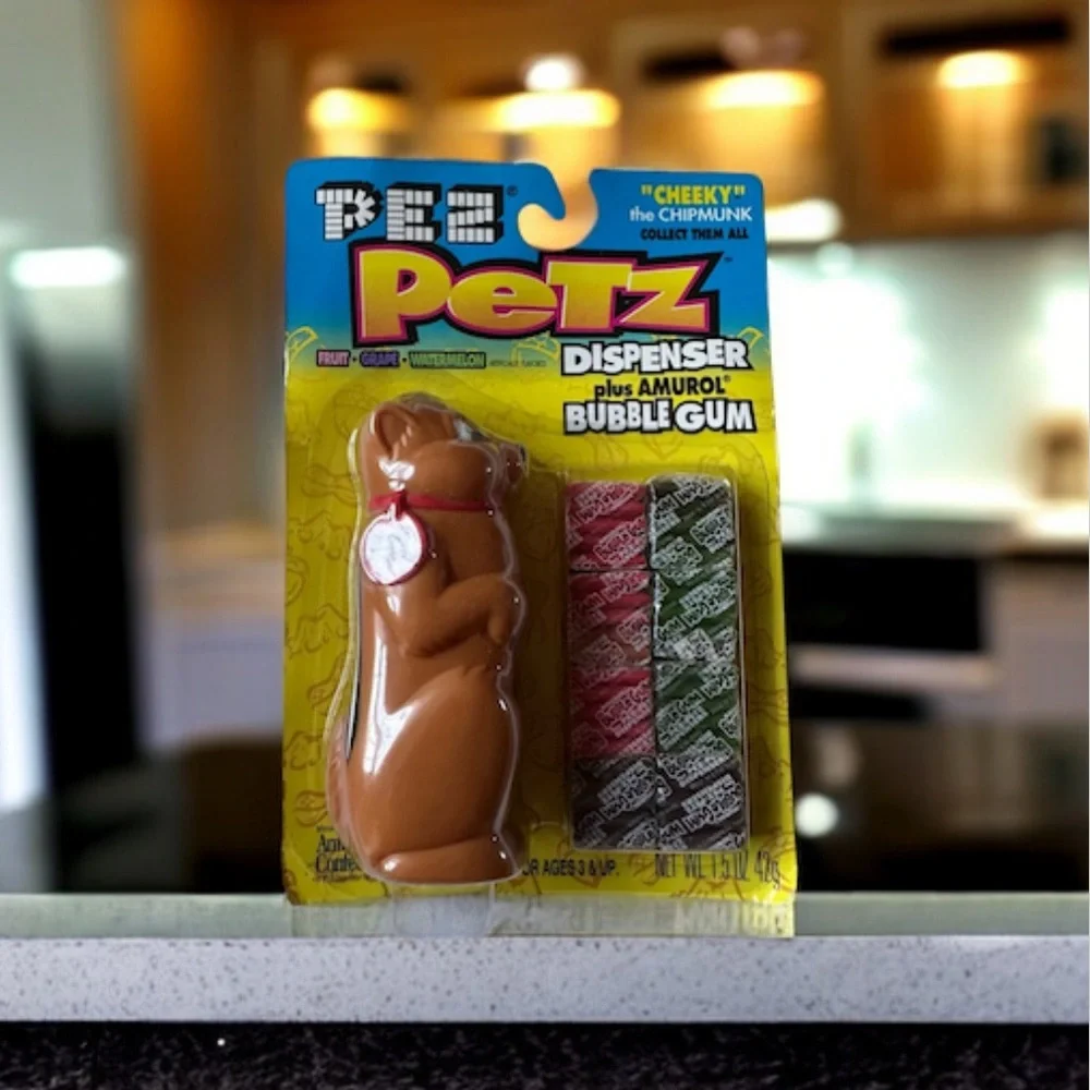 1998 PEZ PETZ “CHUNKY” THE CHIPMUNK DISPENSER PLUS AMURAL BUBBLE GUM